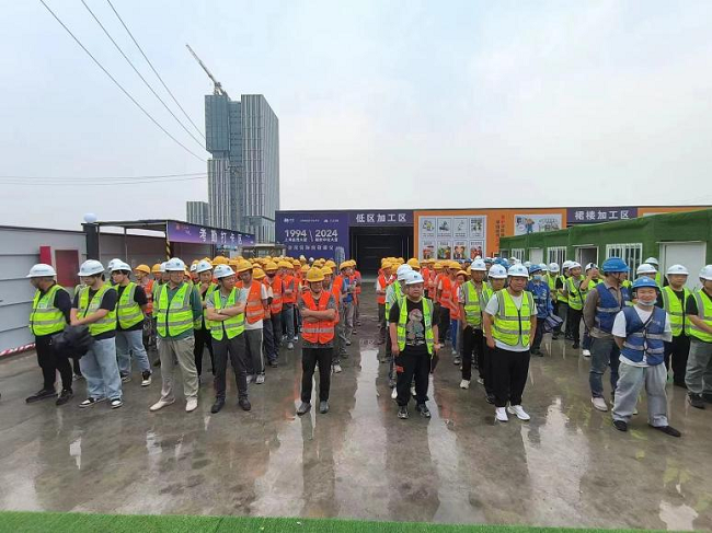 尊龙凯时人生就是搏装饰雄安项目部“践行HSE理念，共筑安全基石”全动员系列活动