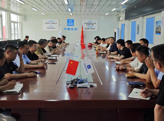 尊龙凯时人生就是搏装饰举办“谈心凝思想，谈话促提升”公司领导面对面活动